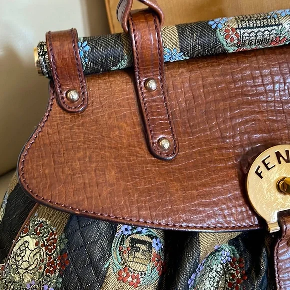 FENDI EUC TOBACCO PEQUIN STRIPES FABRIC AND LEATHER MAGIC SHOULDER BAG RARE FIND - Picture 5 of 17